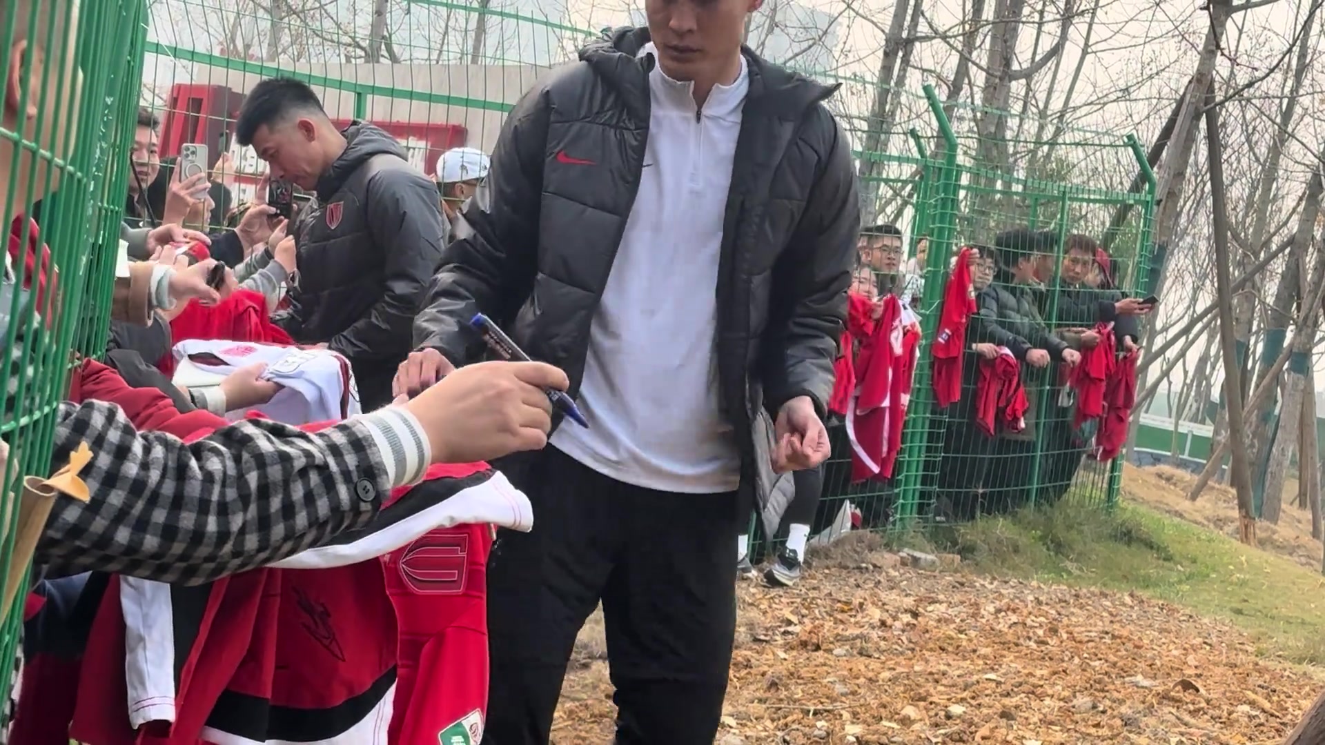新援到位！快速融入“書法文化” ，歡迎來到我們?nèi)爻谴蠹彝?></div>
              <div   id=