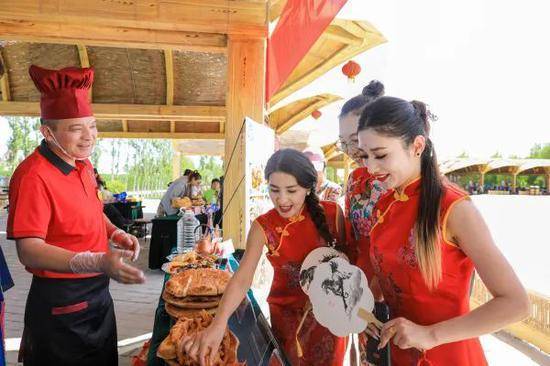 博湖縣第七屆薩吾爾登故鄉(xiāng)文化藝術(shù)節(jié) 特色美食“放大招”:特色美食
