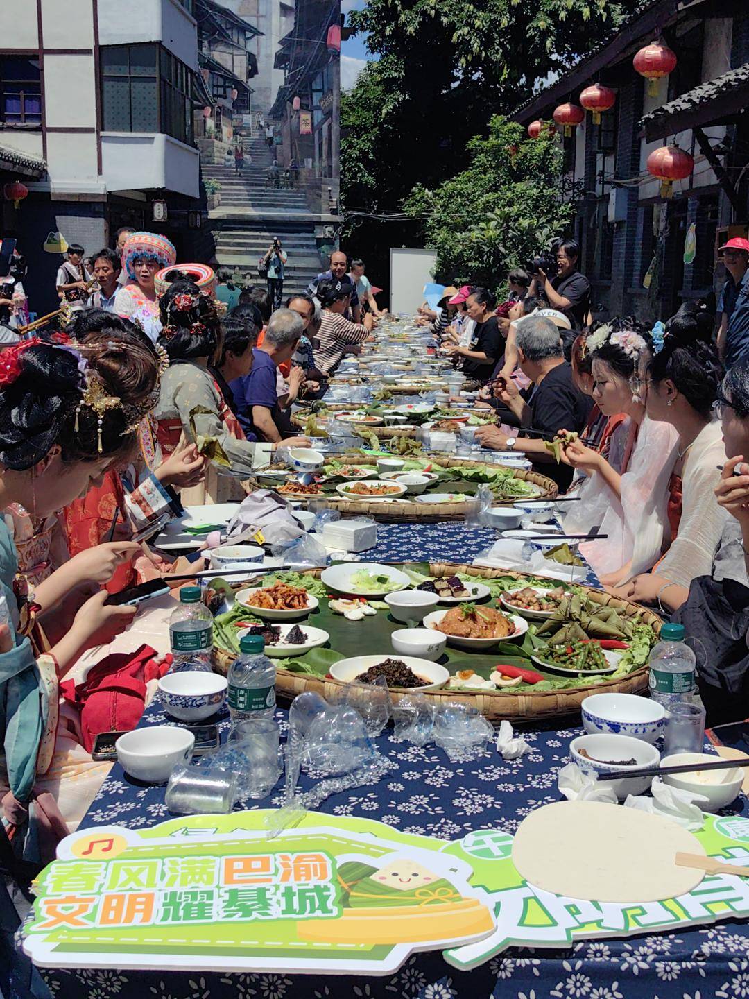 品特色美食<strong></p>
<p>特美食
</strong>，賞非遺、民俗展演 端午相約重慶這個(gè)古鎮(zhèn):特美食
