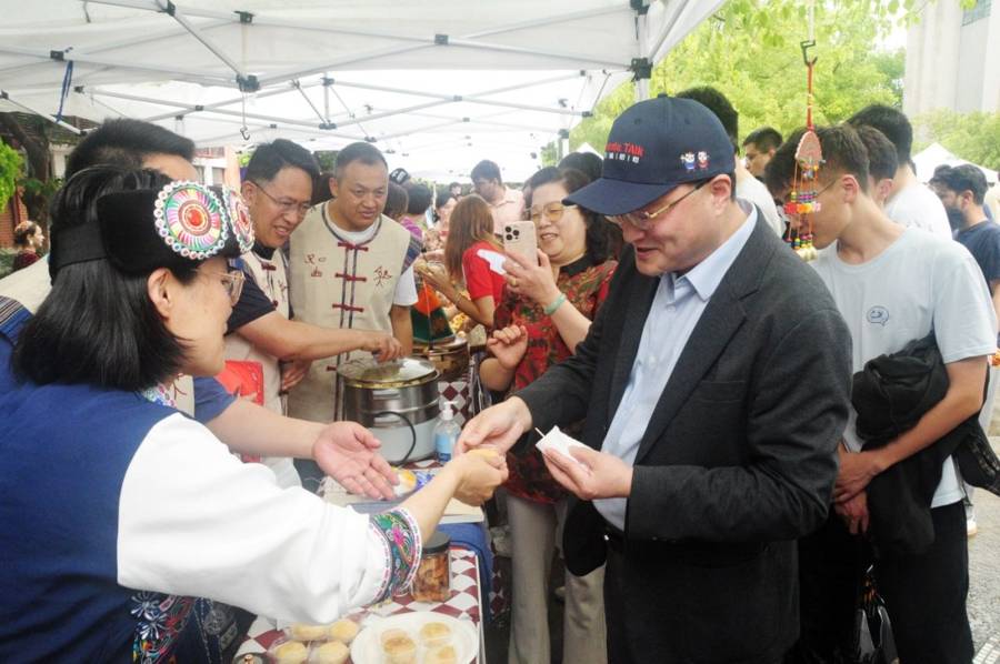 25國(guó)特美食齊聚同濟(jì)，區(qū)校攜手呈現(xiàn)多國(guó)風(fēng)情展:特美食