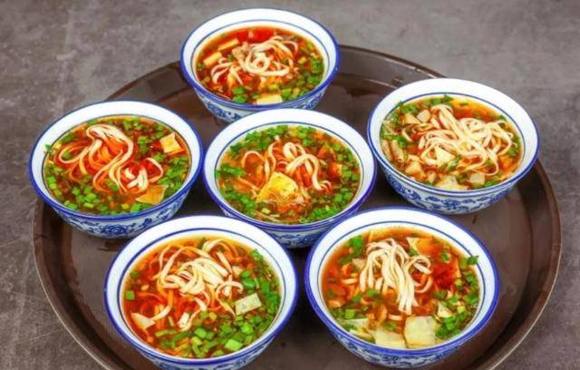 【五一游慶陽】探尋寶藏景點(diǎn)<strong></p>
<p>特美食
</strong>，品味特美食，解鎖慶城新玩法！:特美食
